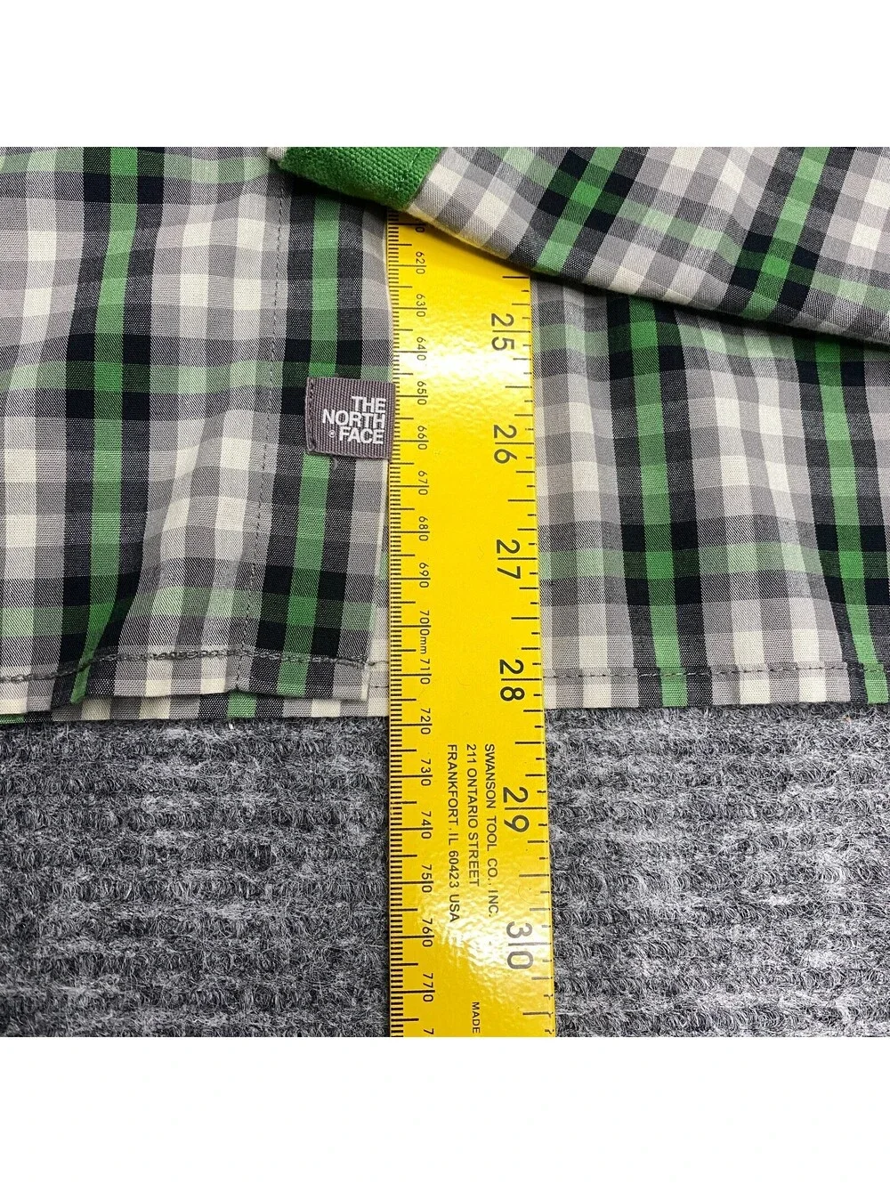 North Face Pearl Snap Shirt Mens M Gray Green Plaid Pockets Short Sleeve Western